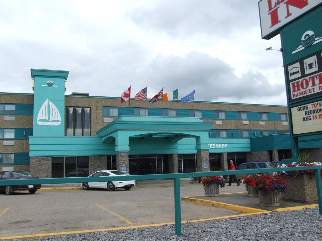 Lakeland Inn Hotel Cold Lake Екстериор снимка