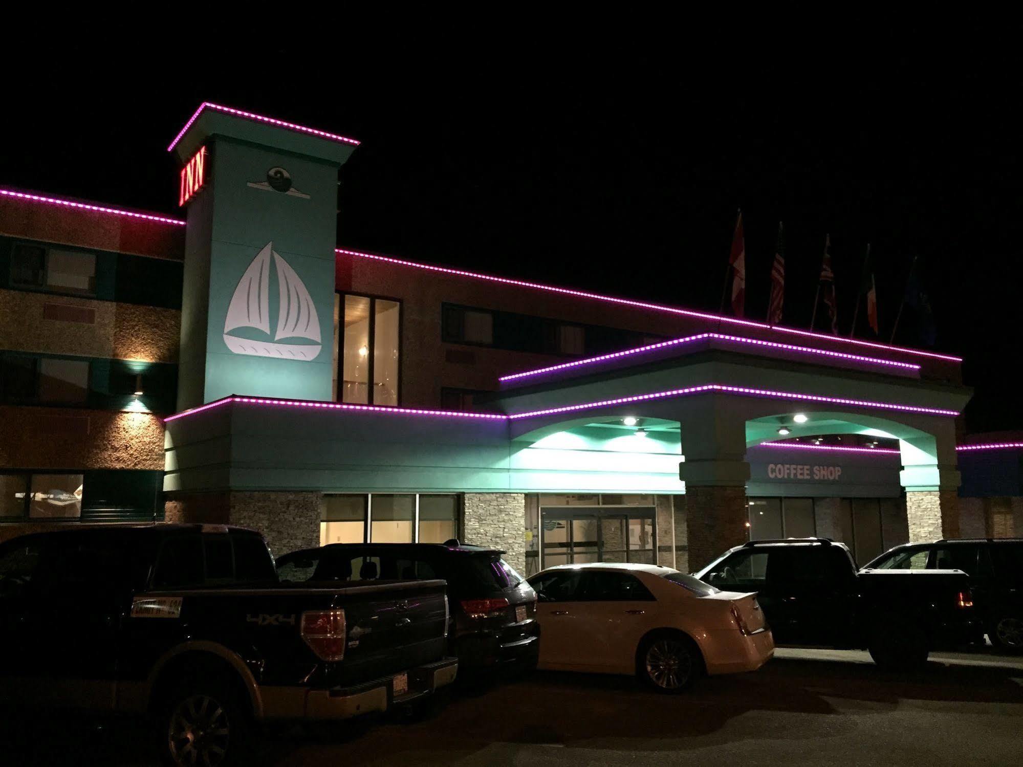 Lakeland Inn Hotel Cold Lake Екстериор снимка
