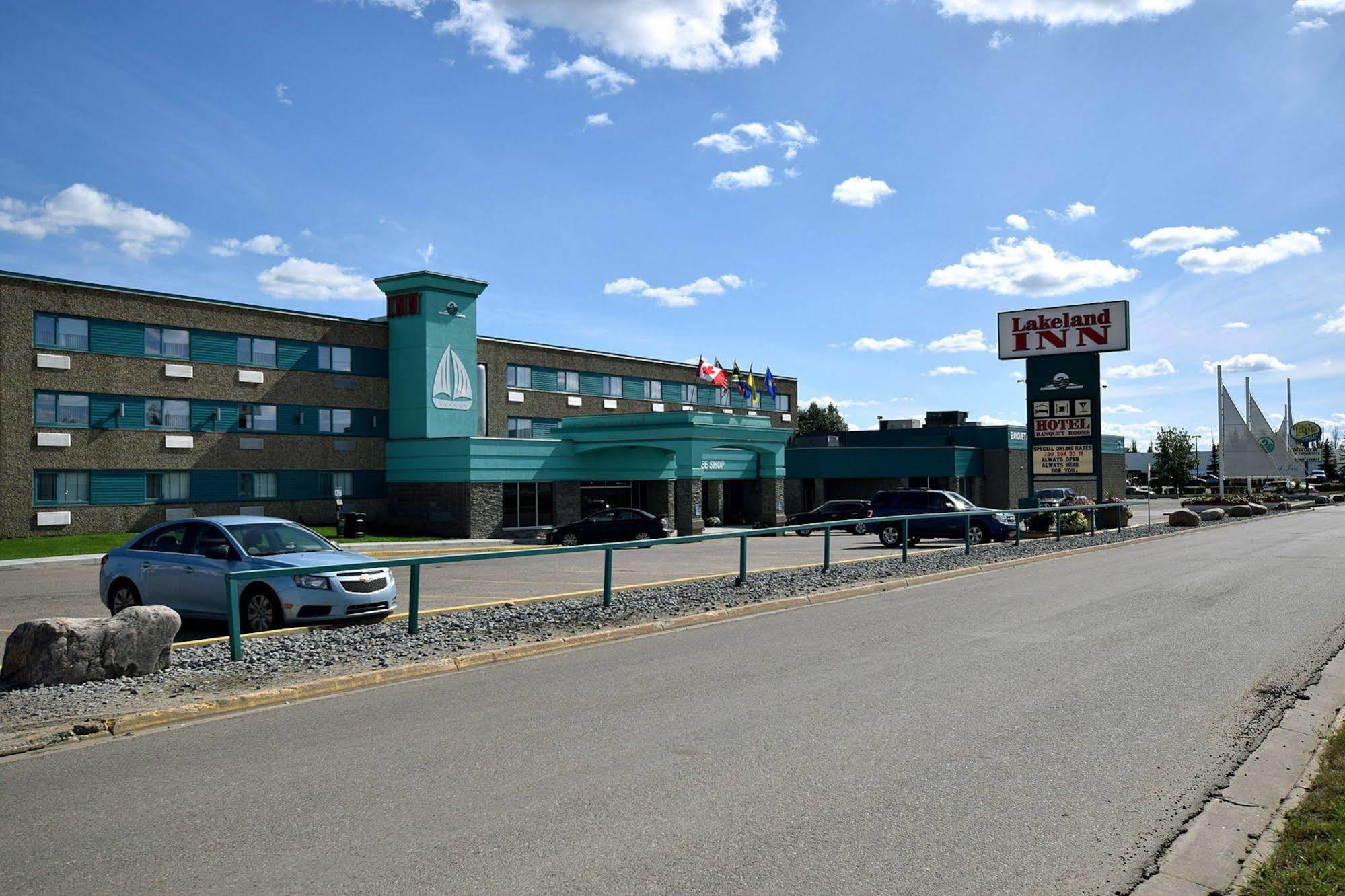 Lakeland Inn Hotel Cold Lake Екстериор снимка